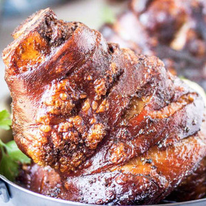 Baked pork knuckle