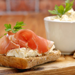 Sandwiches with cottage cheese and salmon